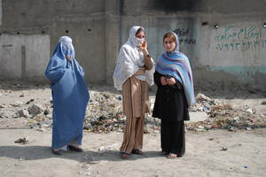 Avganistan: Žene protestuju protiv zatvaranja frizerskih i...
