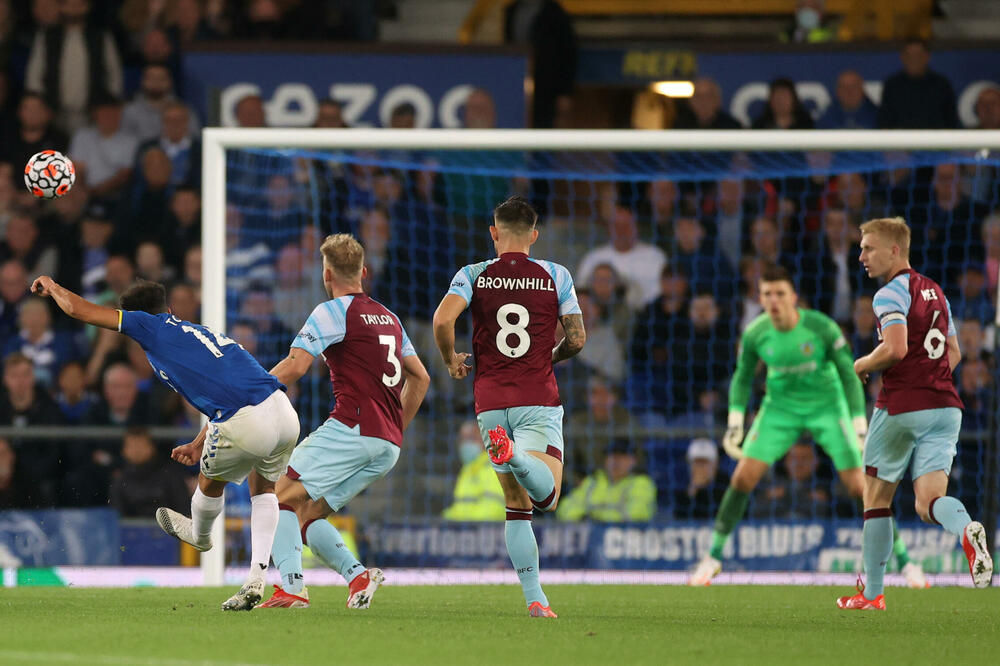 Tausend postiže gol za Everton, Foto: Reuters