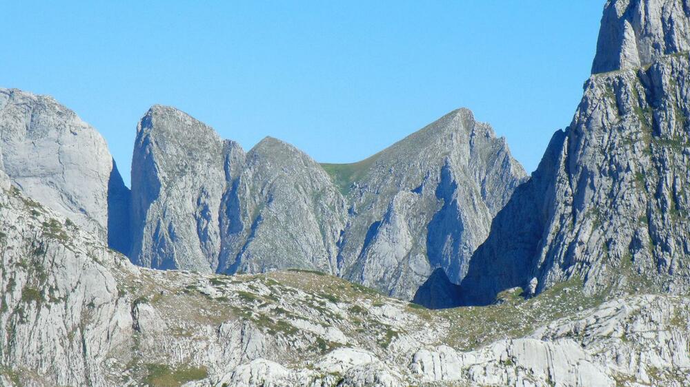Maja e Fortit viđen sa staze koja vodi  najviši vrh Prokletija, Maja Jezerce 