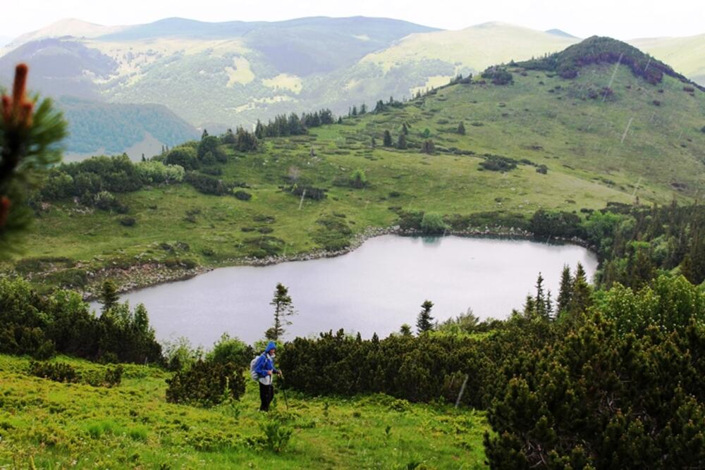 Ursulovačko jezero