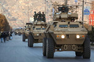 Talibani u Kabulu paradirali s američkim i ruskim naoružanjem