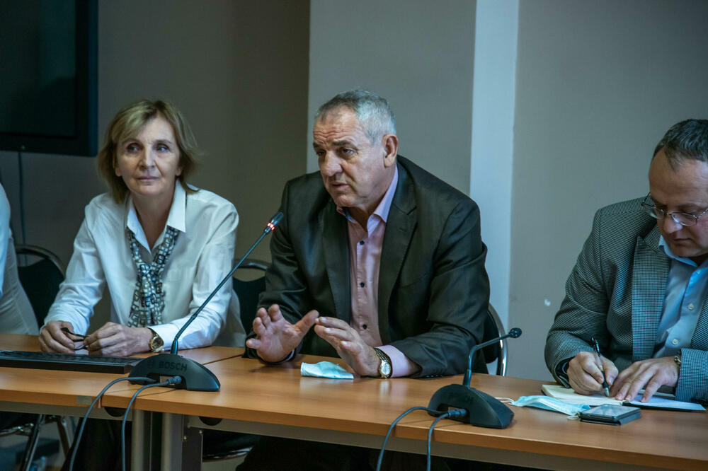Mitrović govori na sastanku, Foto: Ministarstvo ekologije, prostornog planiranja i urbanizma