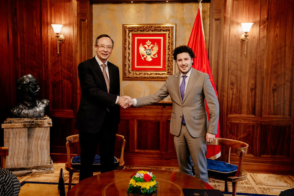 Abdrakhmanov i Abazović, Foto: Gov.me