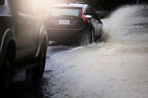 AMSCG: Saobraća se po mokrim putevima