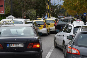 Protest taksista u Podgorici: Do petka čekaju odgovor od...