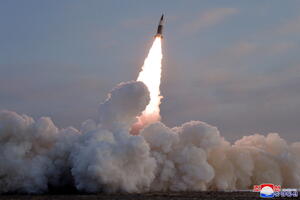 Emirati presreli balističku raketu koju su Huti ispalili tokom...
