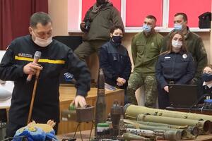 Ukrajinske škole pripremaju djecu za mogućnost rata: Bombe,...