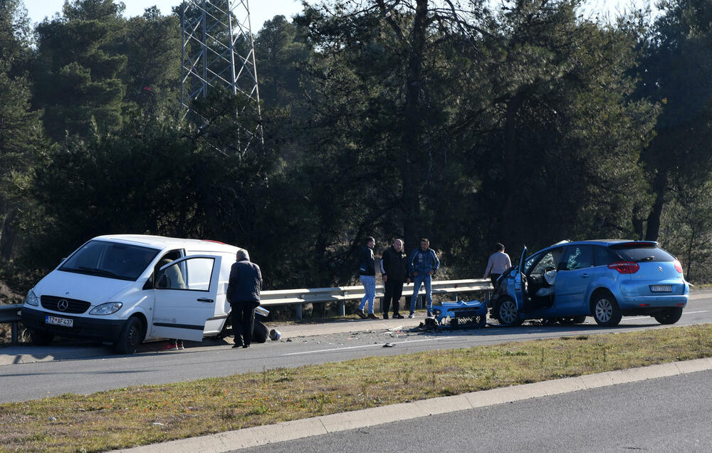 <p>Iz Uprave policije nijesu saopštili identitet povrijeđenog</p>