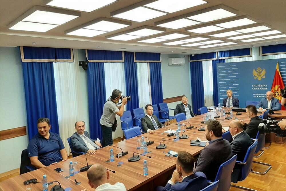 Lideri parlamentarne većine nekad su znali da se nađu za istim stolom, Foto: Nikola Dragaš
