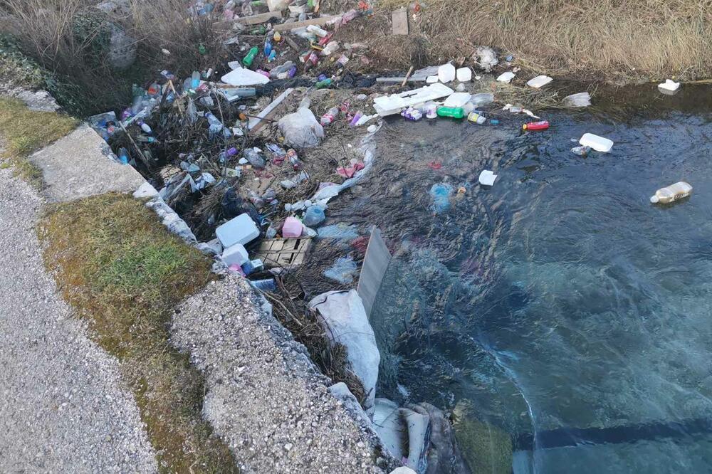 Otpad u rijeci Mrkošnici, Foto: Geografija za sve