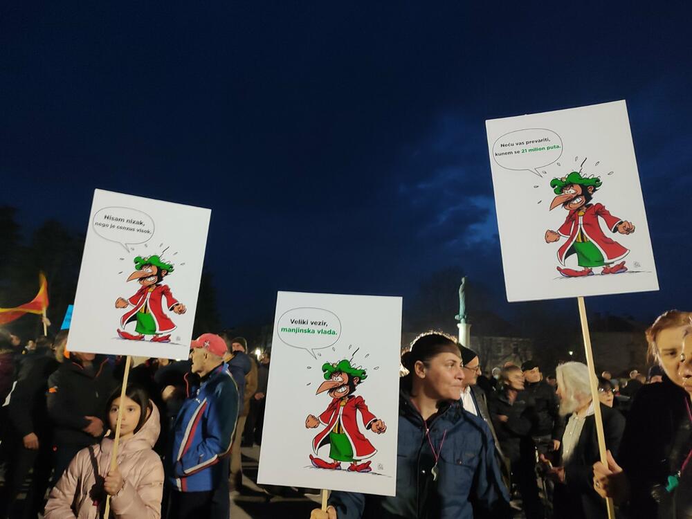 <p>"Da smo htjeli da koaliramo sa DPS-om, otišli bismo sami, jer smo mnogo poželjniji, jači i moćniji", kazao je lider Demokrata</p>