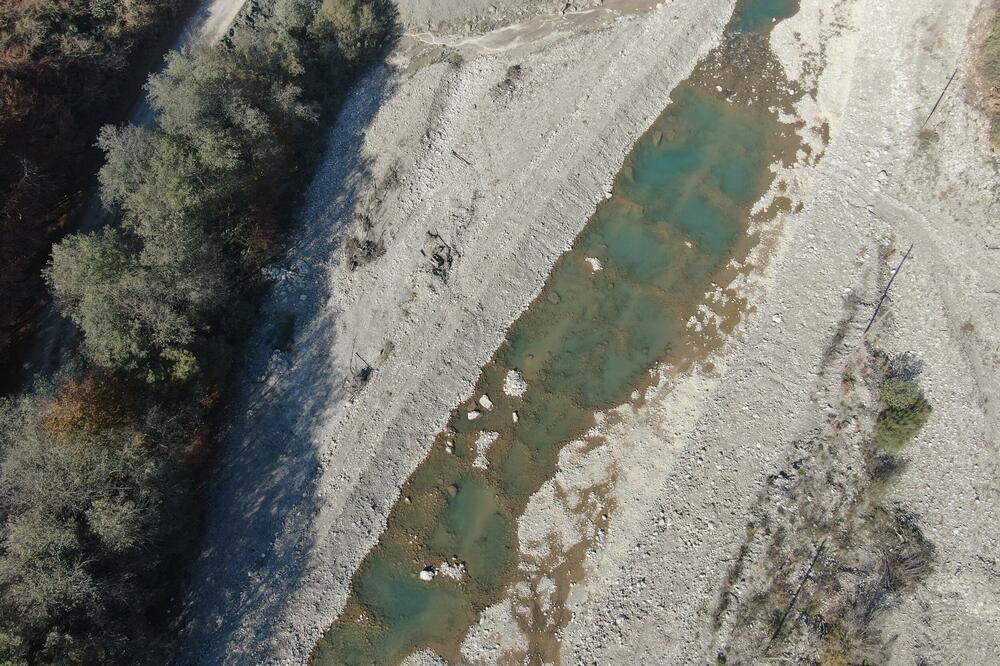 Devastirano korito rijeke Tare, Foto: MANS