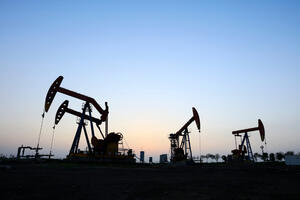 Plan prodaje rezervi spustio cijene nafte prema 100 dolara