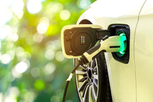 Eko fond objavio dva javna konkursa za električna i hibridna vozila