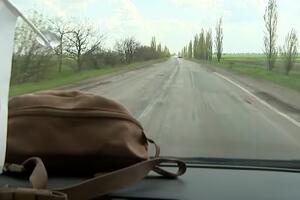 VIDEO Evakuacija sela na jugu Ukrajine pod bombama