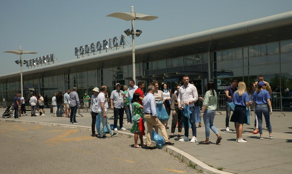 <p>Aerodromi Crne Gore se pridružili inicijativi Koalicije za održivi razvoj, tokom koje su se u posljednjih 15 dana čistile različite javne površine u našoj državi</p>