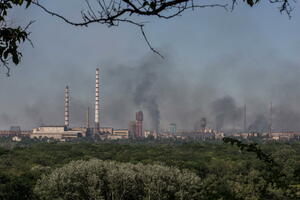 "Rusko granatiranje fabrike u Sjeverodonjecku izazvalo požar nakon...