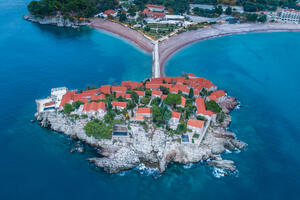 Ministarstvo ekonomskog razvoja i turizma: Adriatic properties...
