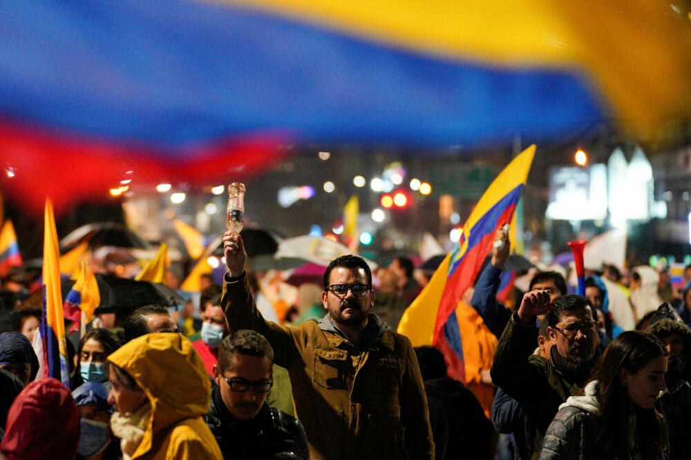 <p>Demonstranti od vlade traže smanjenje cijena goriva, uvođenje kontrole cijena hrane...</p>