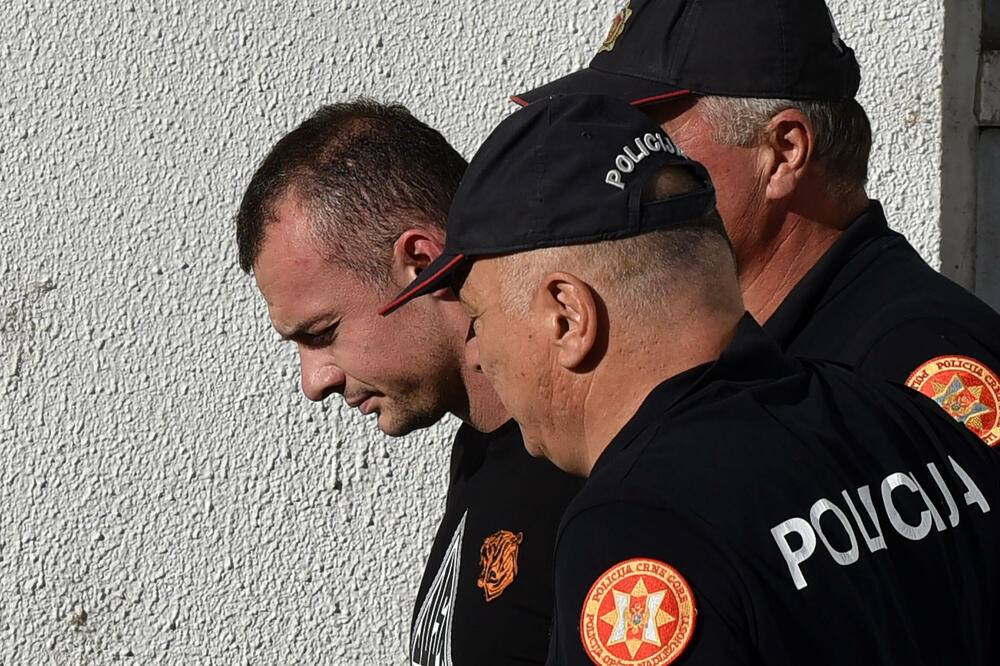 Sa Šarićem dijelio povjerljive i nebitne informacije: Lazović nakon hapšenja, Foto: Boris Pejović