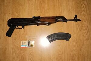 Podgorica: Uhapšen zbog posjedovanja automatske puške