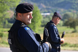 Kosovo: Osumnjičeni za šverc pucali na graničnu policiju u Zubinom...