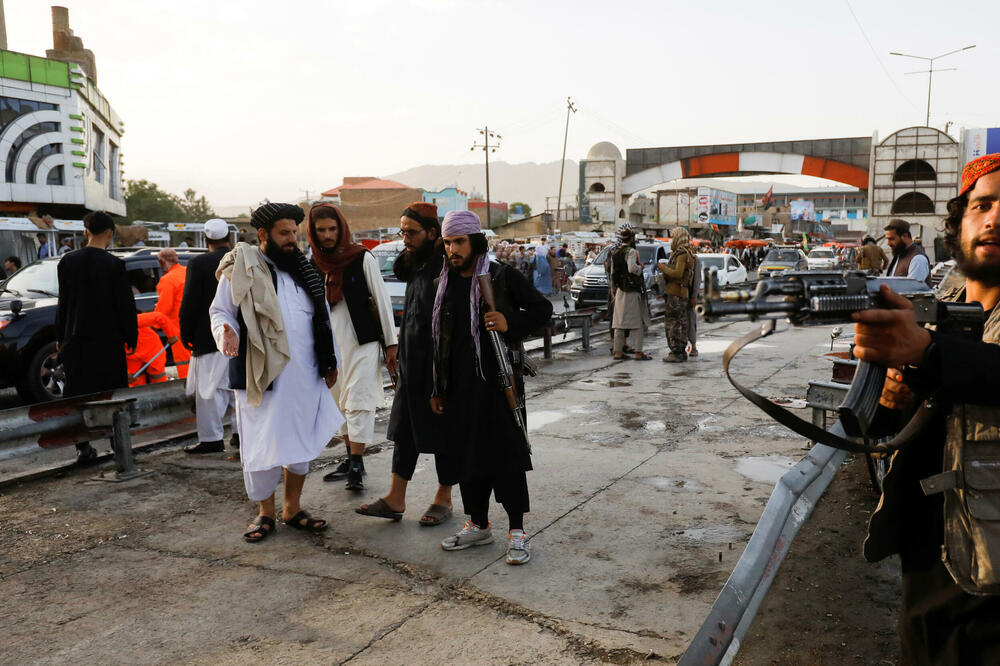 Talibani na gradskim ulicama nakon napada, Foto: Reuters