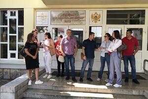 Protest roditelja u Nikšiću zbog nove učiteljice