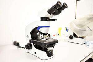 U Kliničkom centru uvedena polarizaciona mikroskopija