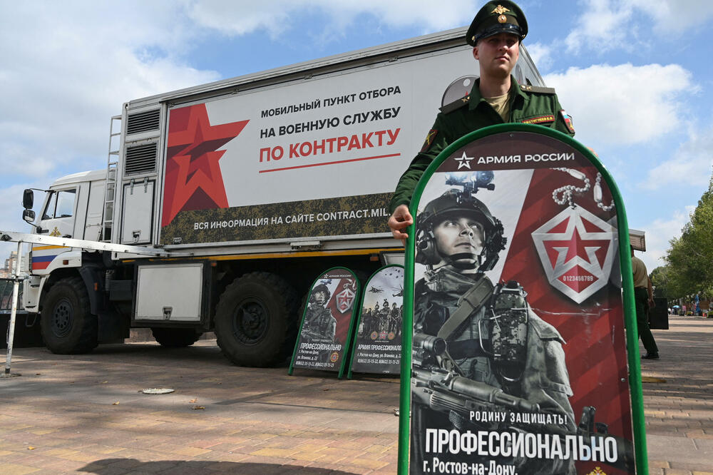 Kamion za regrutaciju u Rostovu na Donu, Foto: Rojters