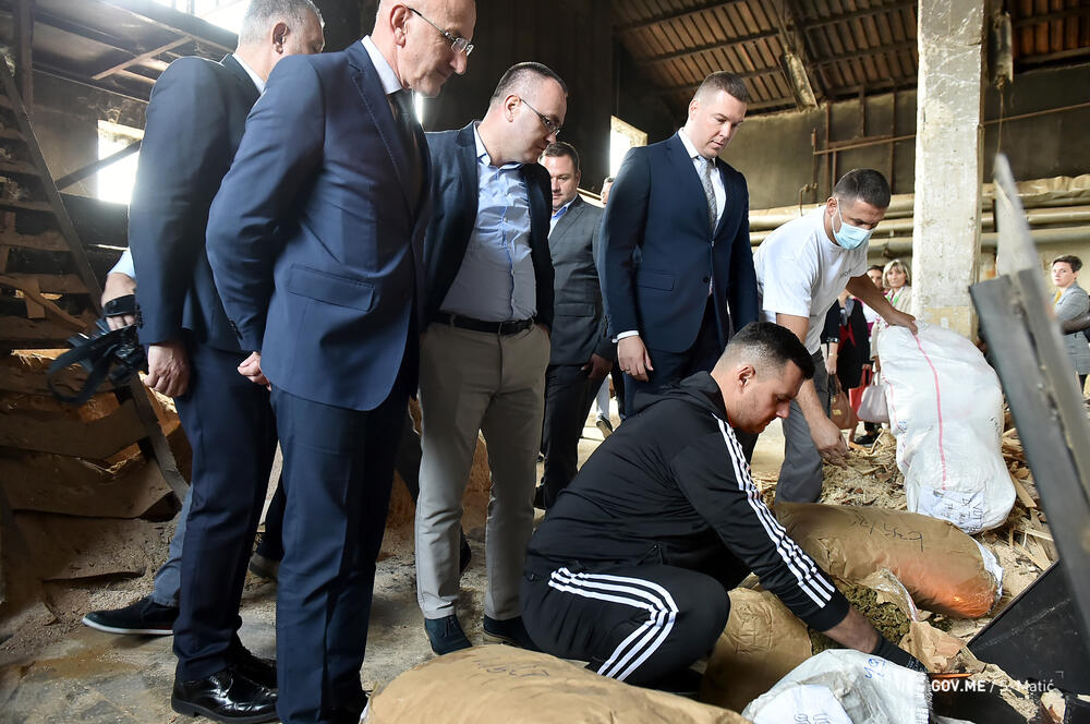 <p>"Pokazujemo da smo kredibilan partner kojem se vjeruje, imamo ojačanu policijsku saradnju sa državama regiona i EU, a u narednom periodu pred nama je još izazova, koje ćemo, uvjeren sam, uspješno prevazilaziti"</p>