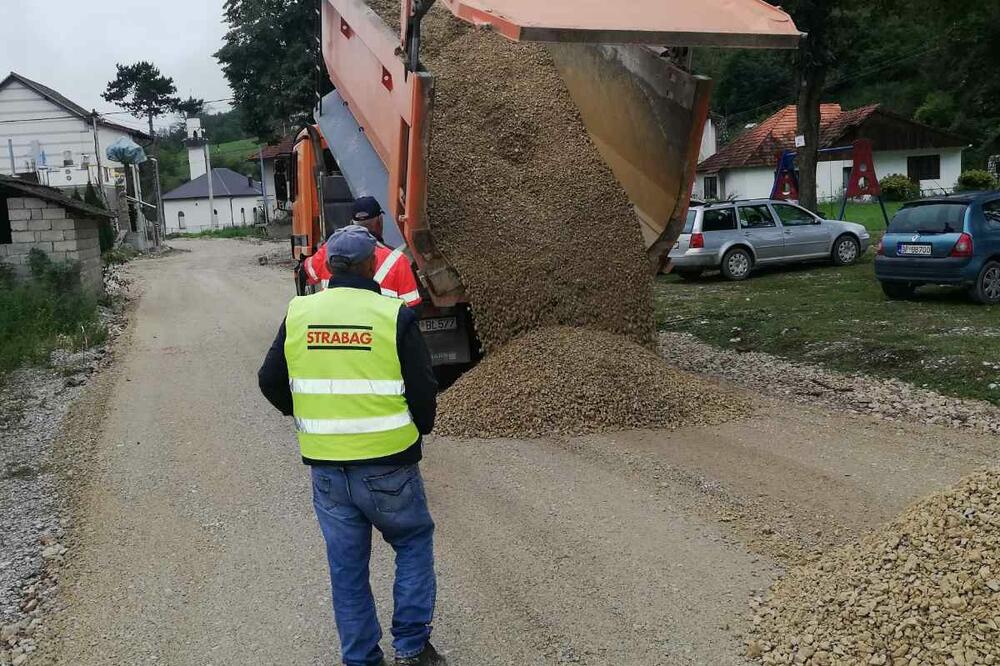 Radovi na putu u Bistrici, Foto: Jadranka Ćetković