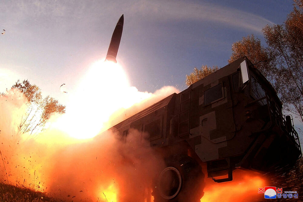 Lansiranje rakete sa tajne lokacje u Sjevernoj Koreji, Foto: Rojters