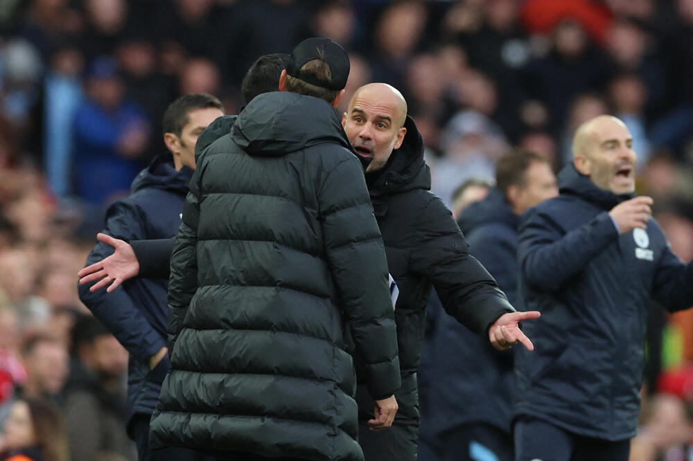 Pep Gvardiola i Jirgen Klop raspravljaju nakon utakmice, Foto: REUTERS/Phil Noble