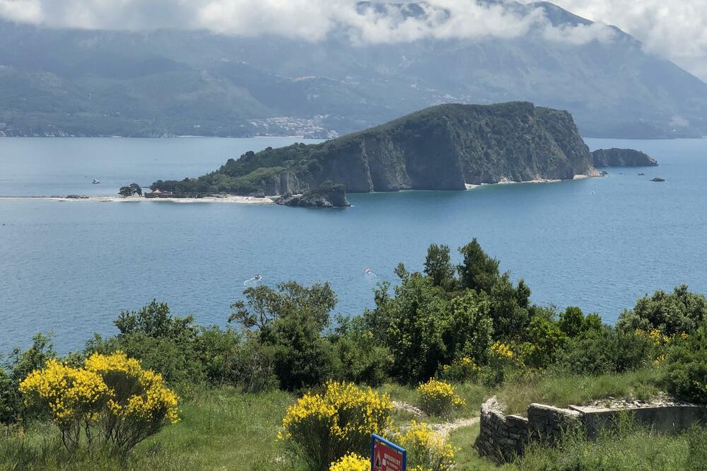 Ostrvo Sveti Nikola kod Budve, Foto: Vuk Lajović