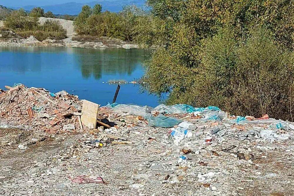 Otpad na obali Morače, Foto: Regionalni vodovod Crnogorsko primorje