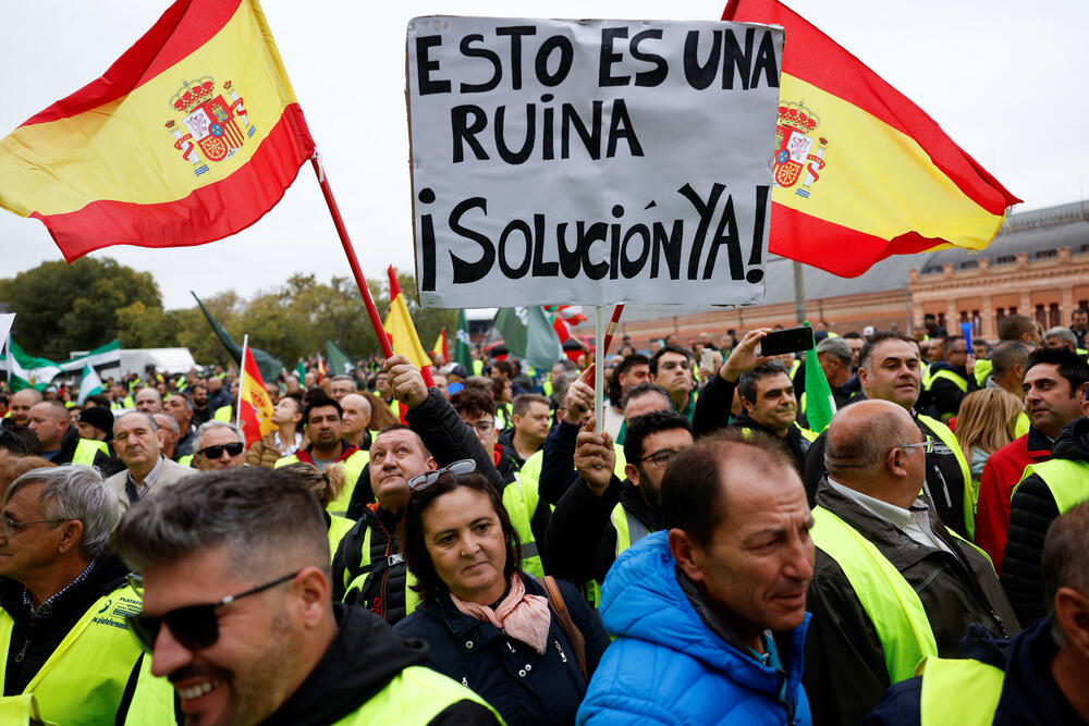 Protest španskih kamiondžija i poljoprivrednika 14. novembra