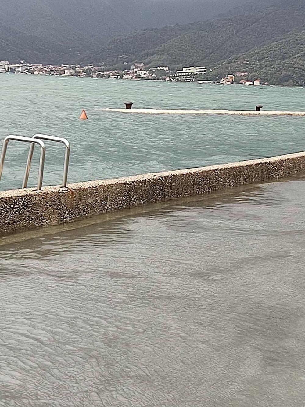 <p>Očekuje se da će najveći nivo plime početi polako da opada</p>