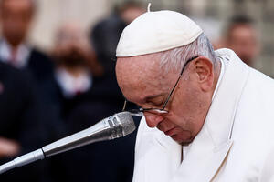 Papa Franjo osudio čin spaljivanja Kur'ana u Švedskoj