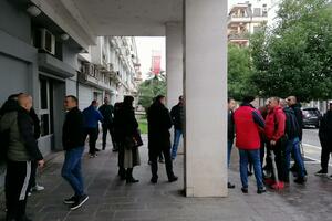 Počeo protest Sindikata UIKS-a ispred zgrade Tužilaštva