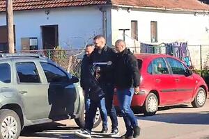 Policija pretresa Miloševićev stan (VIDEO)