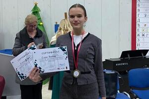Elena Vemić osvojila prvo mjesto na Međunarodnom debatnom turniru