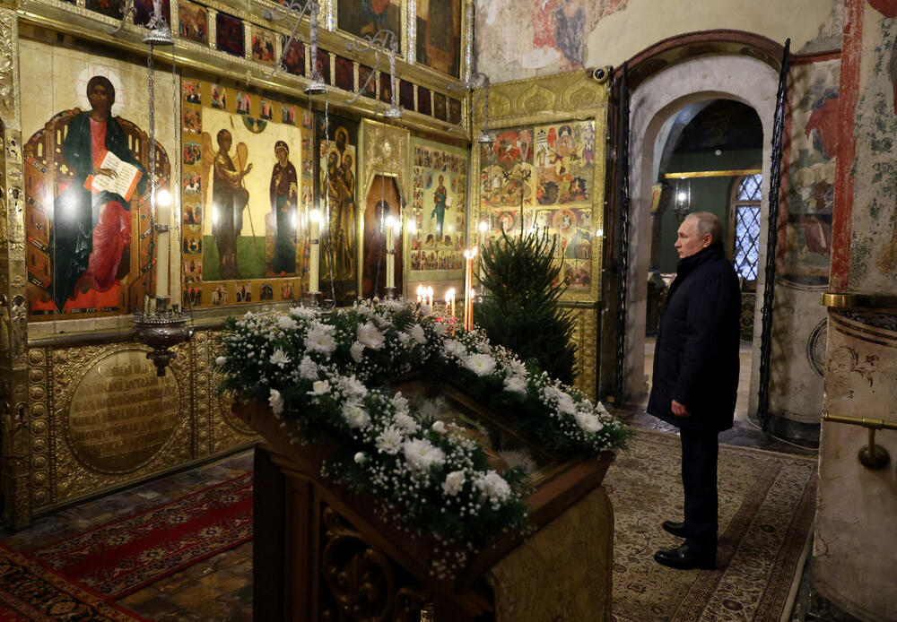 <p>Ruska pravoslavna crkva podržava rat u Ukrajini. Patrijarh moskovski Kiril pozvao je obje strane da poštuju božićno primirje od 36 sati koje je najavio Putin</p>