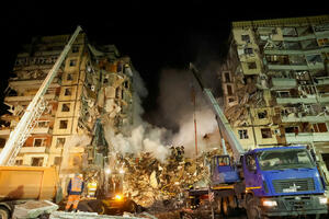 Zelenski objavio potresni snimak uništene zgrade u Dnjepru