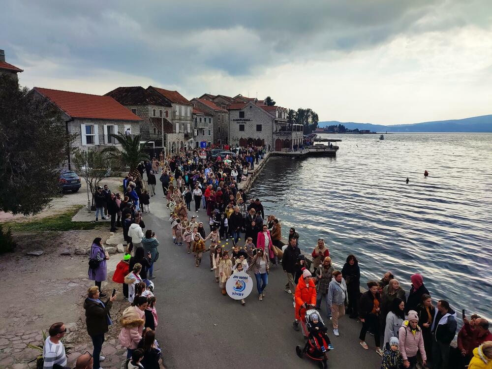 <p>Lastovljani na lomači spalili karnevala okrivljenog za sve prošlogodišnje nevolje građana i neispunjena prazna obećanja političara</p>