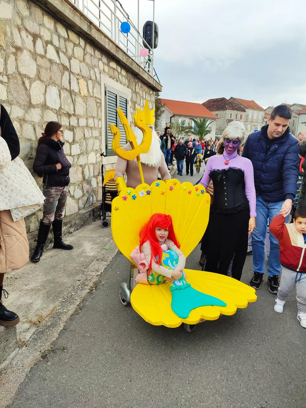 <p>Lastovljani na lomači spalili karnevala okrivljenog za sve prošlogodišnje nevolje građana i neispunjena prazna obećanja političara</p>