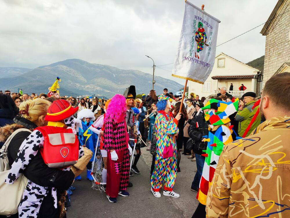 <p>Lastovljani na lomači spalili karnevala okrivljenog za sve prošlogodišnje nevolje građana i neispunjena prazna obećanja političara</p>