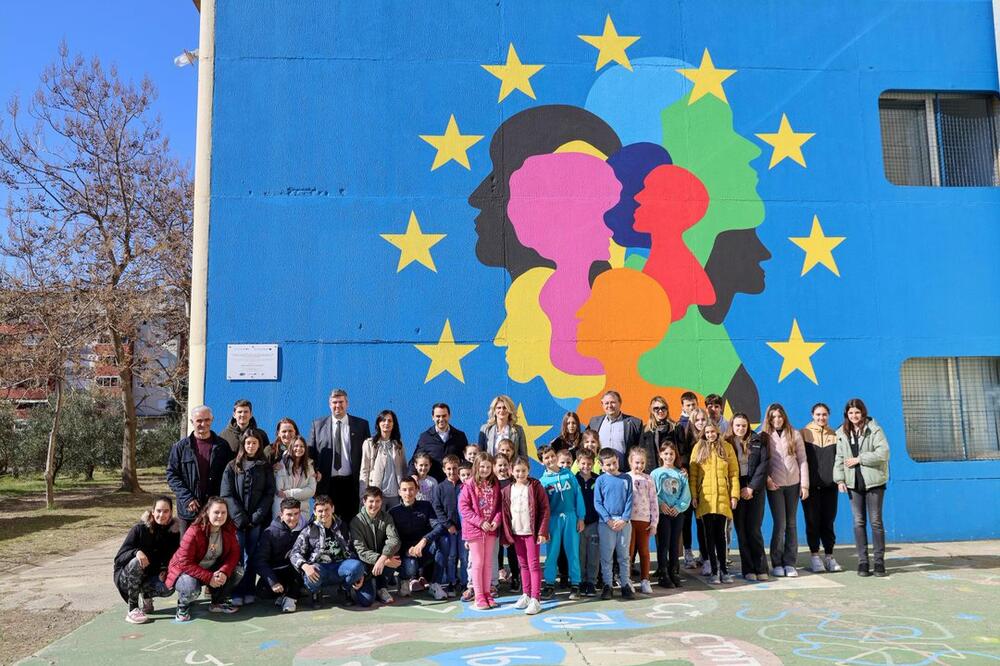 Mural na OŠ "Jugoslavija", Foto: Generalni sekretarijat Vlade