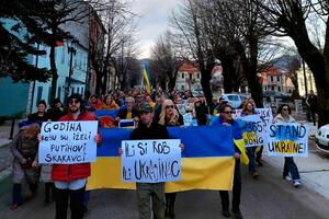 Protest podrške Ukrajini na Cetinju: "Ili si rob, ili si Ukrajinac"