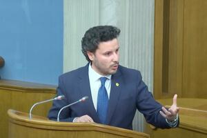 Abazović: Nije tačno da "anti-mafija" zakon legitimiše biznismene...